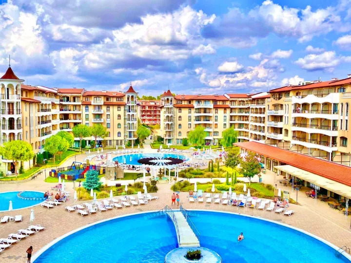 2-комнатная квартира с видом на бассейн в Royal Sun, Солнечный Берег ID: 104672