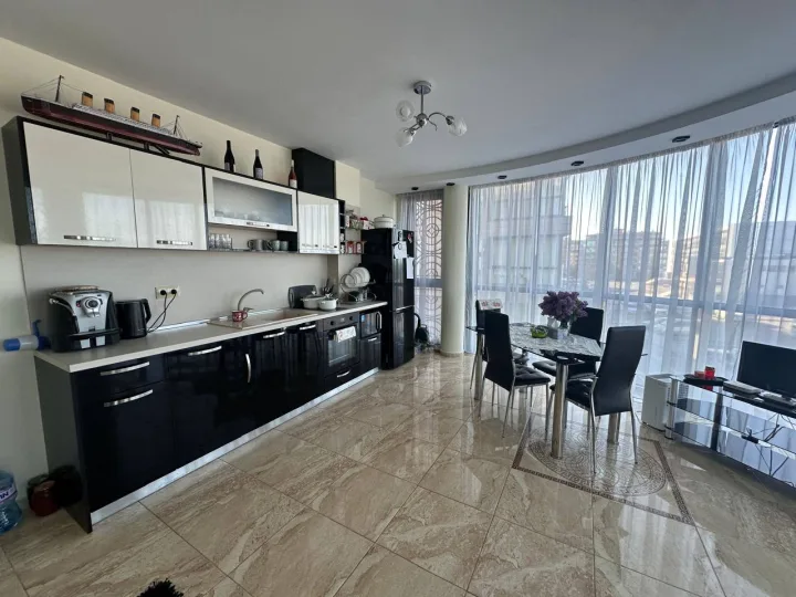 Апартамент с двумя спальнями в Поморие – Golden Sea View