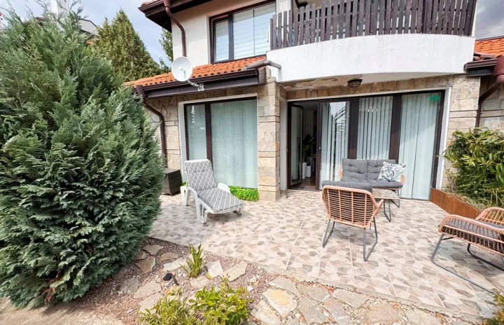 Двухкомнатная квартира с просторным двориком в уютном комплексе Bay View Villas, Кошарица ID: 111494