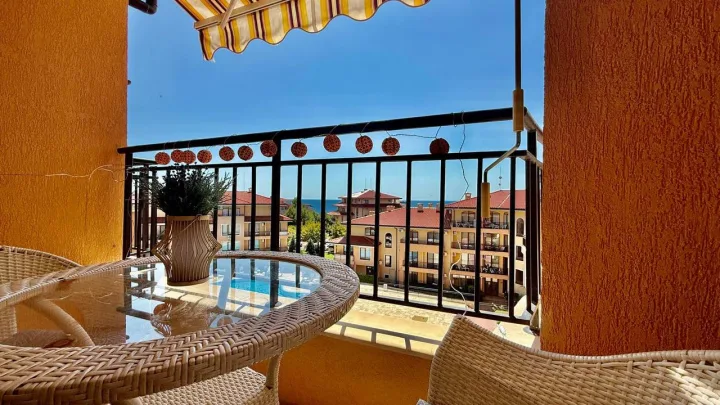 Двухкомнатная квартира 67 м² в комплексе Sky Dreams, Святой Влас