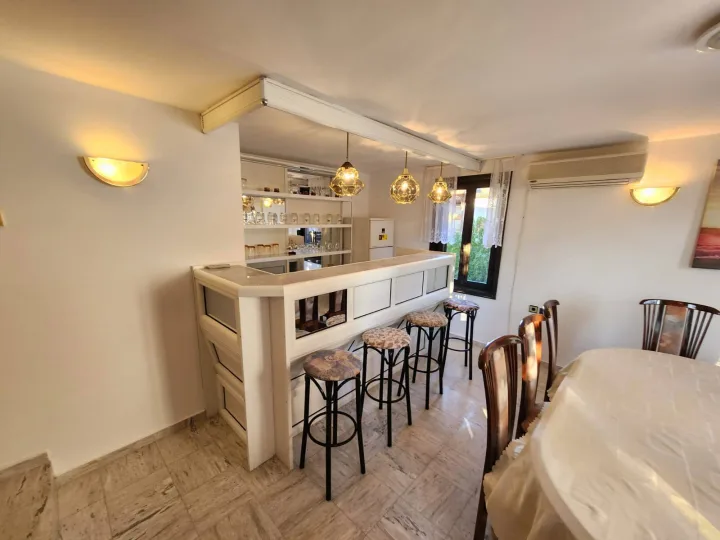 House with plot in Košarica - 3 bedrooms, fireplace, terraces and summer kitchen