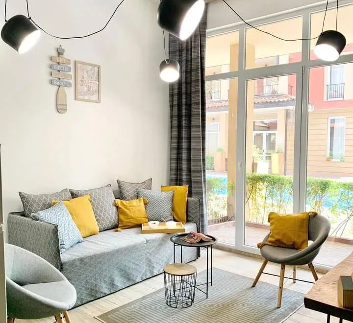 Стильна трикімнатна квартира в комплексі Sunny View Central, Сонячний Берег ID: 112735