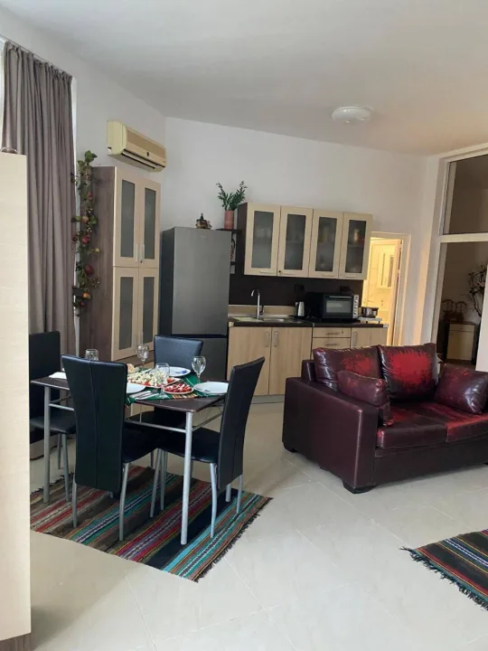 Квартира с тремя спальнями и собственным двором в комплексе Costa Calma, Равда