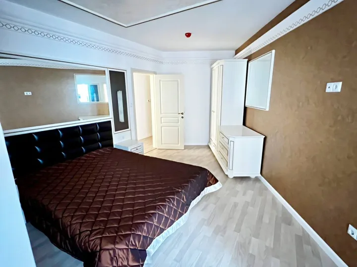 Просторная квартира с одной спальней 92 м² в комплексе Golden Rainbow, Солнечный берег