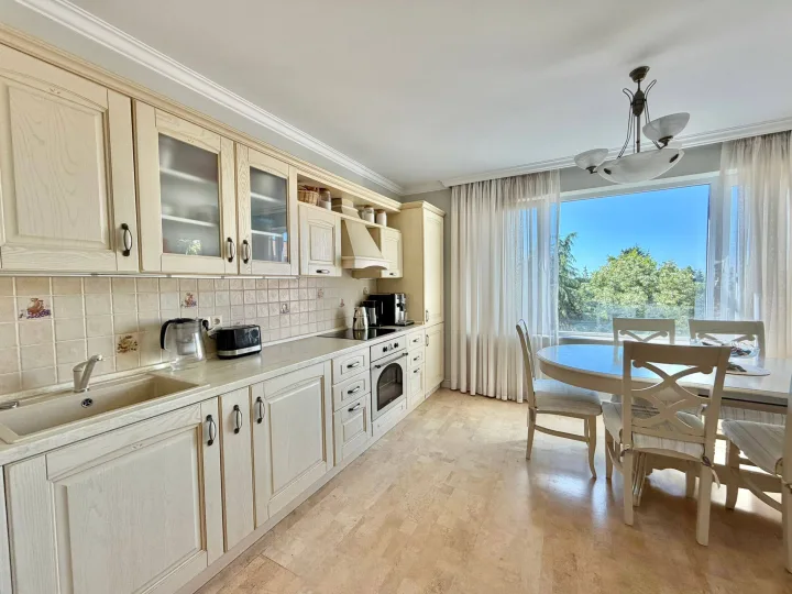 Пятикомнатная квартира в Несебре, 150 м от моря ID: 98756