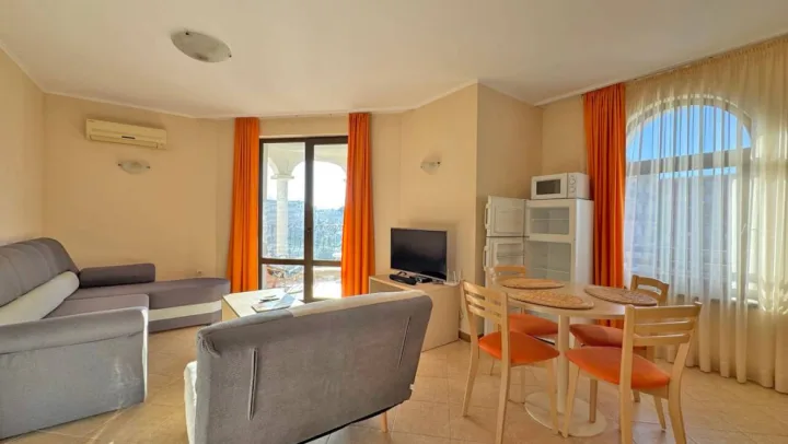 Трёхкомнатная квартира в Royal Sun, Солнечный Берег ID: 80255