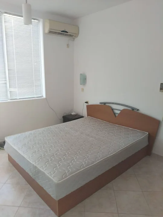 Двокімнатна квартира з двома балконами та видом на басейн у комплексі Sunset Resort, Кошариця