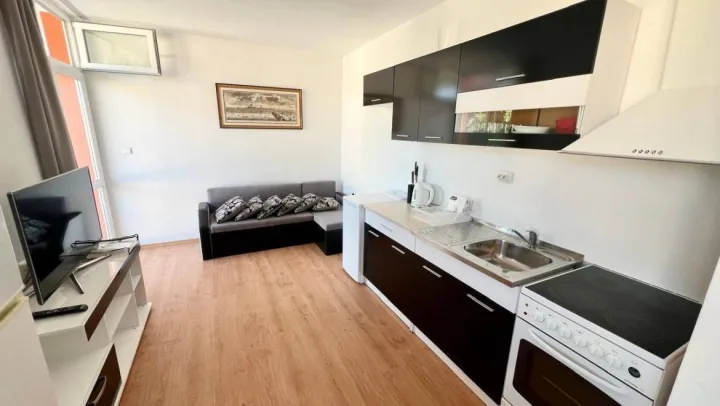 Двокімнатна квартира з видом на басейн у комплексі Gerber Residence 4, Сонячний Берег ID: 108973