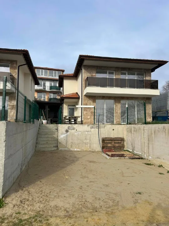 Дом в Бяла с 5 комнатами ID: 89605