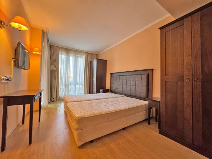 Просторная  квартира с одной спальней в комплексе Barcelo Royal Beach, Солнечный Берег