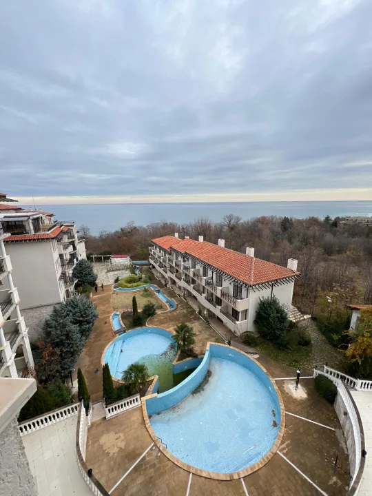 Просторная студия с видом на море, Обзор — комплекс The Cliff Beach & Spa Resort