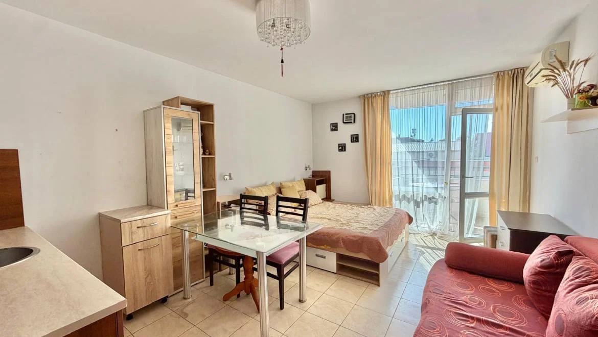 Простора студія в комплексі Rose Residence, Сонячний Берег — фото 1
