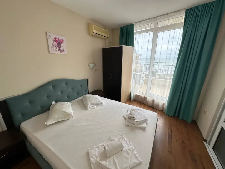 Трёхкомнатная квартира с большой террасой и видом на море в комплексе Midia Family Resort, Ахелой