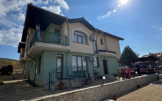 Отдельно стоящий дом в Кошарице