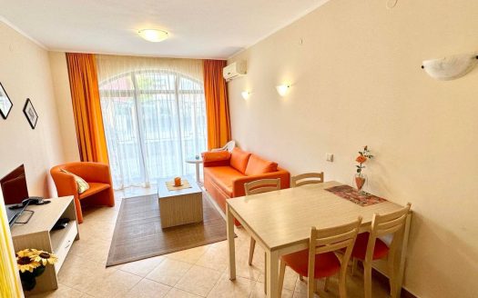Двухкомнатная квартира в комплексе Royal Sun, Солнечный берег