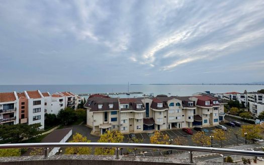 Двухкомнатная квартира с панорамным видом на море в жилом доме Lazur, Святой Влас