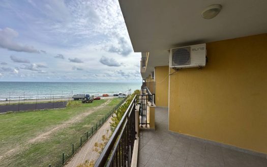 Двухкомнатная квартира с новой мебелью и видом на море в комплексе Midia Family Resort, Ахелой