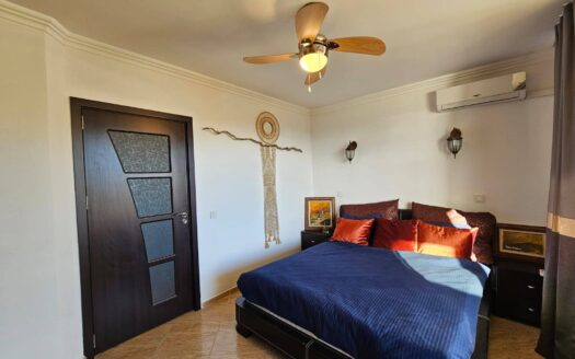 Трёхкомнатная квартира с видом на море и выходом на крышу в комплексе Antonia, Святой Влас