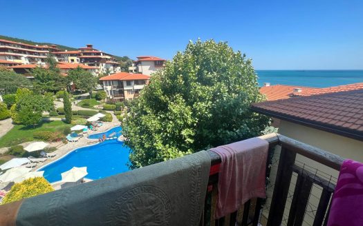 Трёхкомнатная квартира с видом на море в комплексе Garden of Eden, Святой Влас