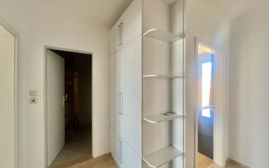 Трёхкомнатная квартира с двумя спальнями и видом на море в комплексе Crystal, Равда