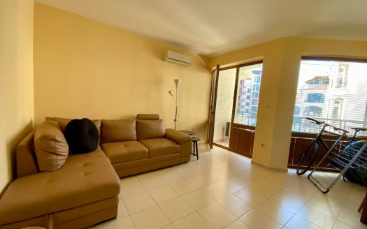 Двухкомнатная квартира с видом на бассейн в комплексе Shato Del Mar, Солнечный Берег