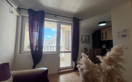 Несебр — трёхкомнатная квартира с видом на бассейн в комплексе Lifestyle Deluxe