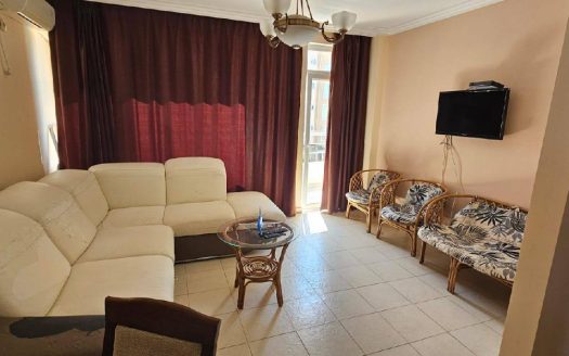 Трёхкомнатная квартира с двумя спальнями и видом на бассейн в Laguna 3, Солнечный Берег