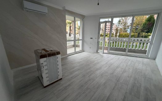 Двухкомнатный апартамент с террасой и лужайкой в Magnolia 7, Солнечный Берег