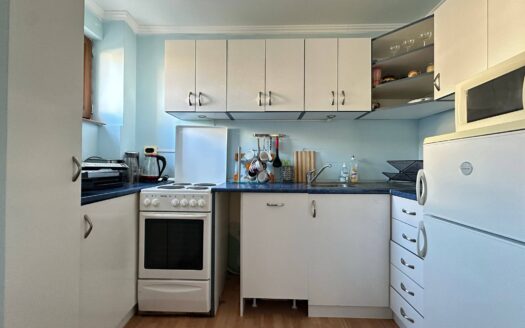 Трёхкомнатная квартира с видом на бассейн в комплексе Star Fish, Святой Влас