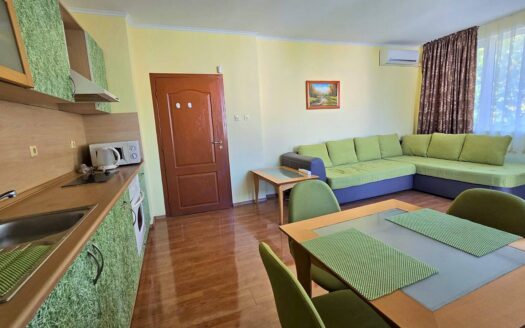 Трёхкомнатная квартира с двумя спальнями в комплексе Amadeus, Солнечный Берег