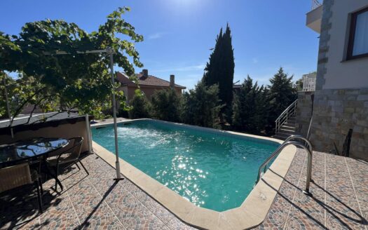 Просторный трёхэтажный дом в Святом Власе с захватывающим видом на море