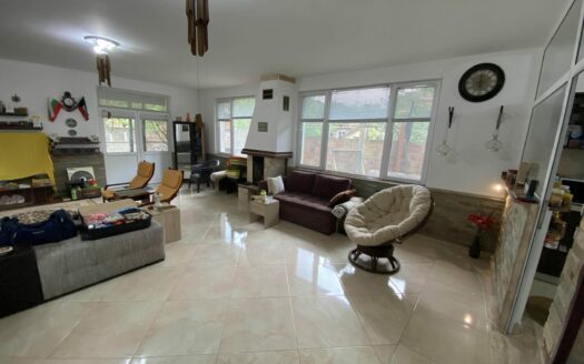 Просторный дом в сердце Каблешково для спокойной и комфортной жизни