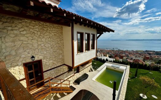 Престижная вилла с великолепной панорамой моря в Святом Власе