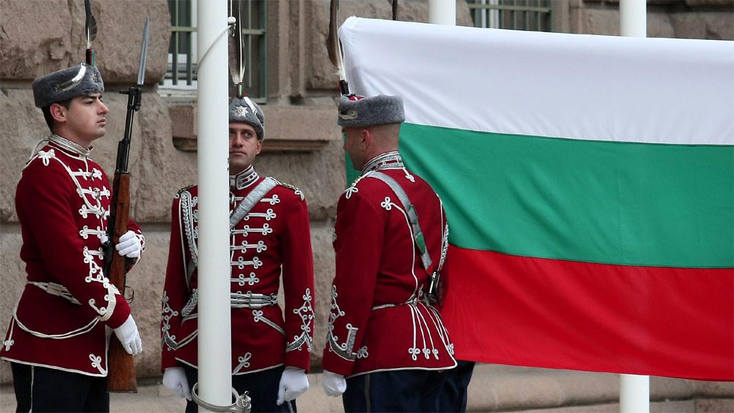 Історія та символіка прапора Болгарії: кольори та значення