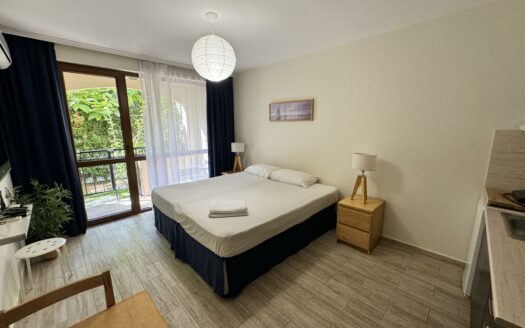 Студия с выходом на уютную лужайку в комплексе Cascadas Family Resort, Солнечный Берег