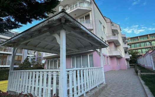 Двухкомнатная квартира для жизни и отдыха у моря в Святом Власе, комплекс  Rose House