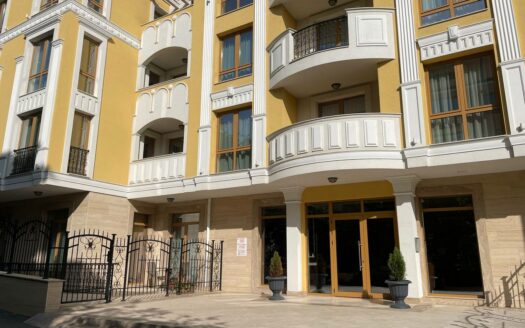 Двухкомнатная меблированная квартира в премиальном комплексе Villa Florence в Свети Власе