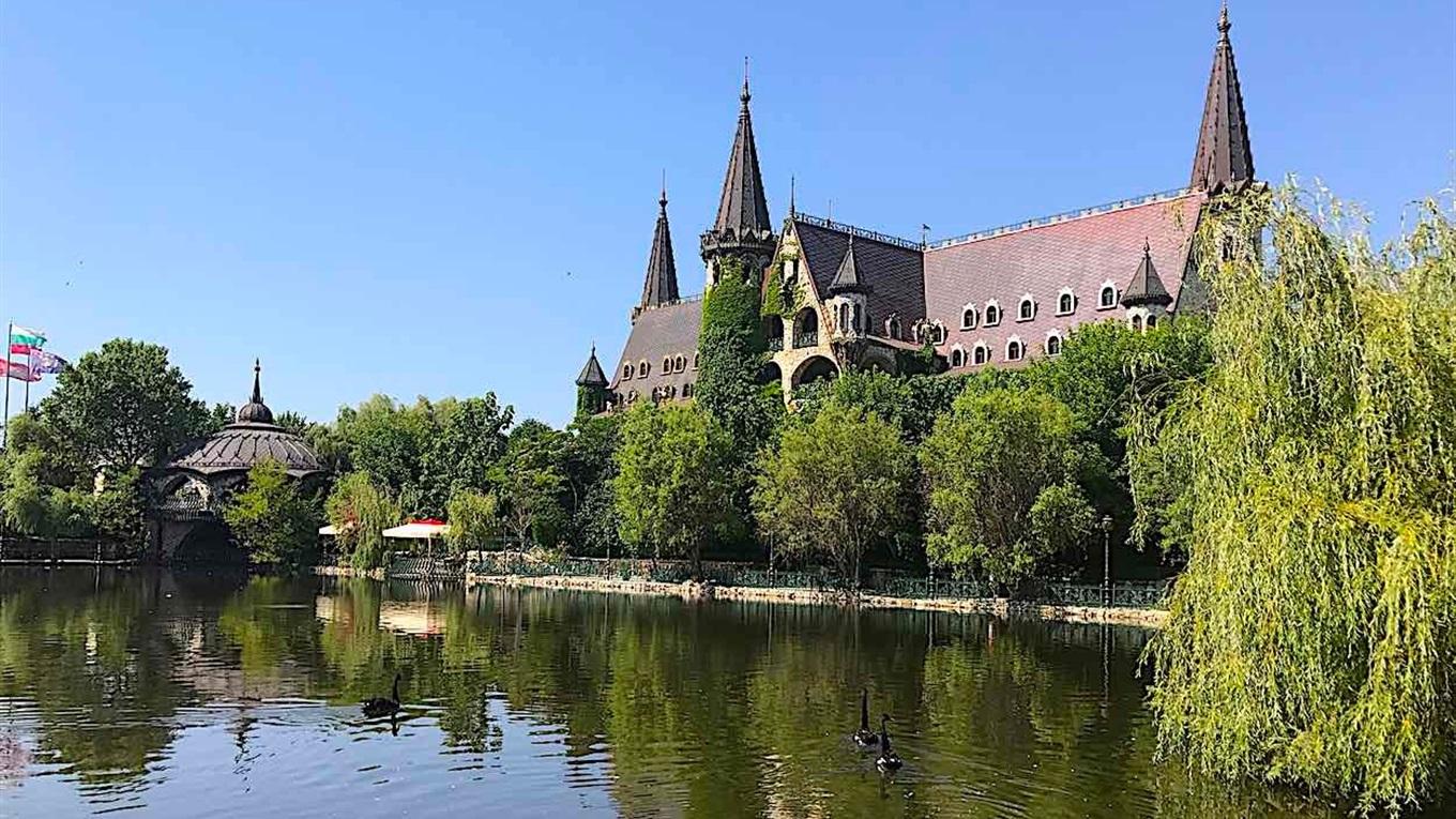 Лучшие⁣ активности и ⁢экскурсии вокруг замка Равадиново