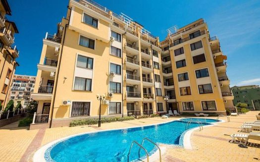 Двухкомнатный апартамент с захватывающим видом на море и горы в комплексе Raduga 2, Святой Влас