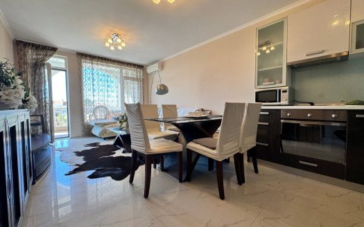 Просторная и уютная двухкомнатная квартира в комплексе Lazur 1 всего в 150 метрах от пляжа, Святой Влас