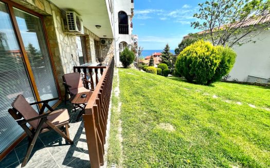 Двухкомнатная квартира с видом на море и выходом на лужайку в комплексе Sun Coast, Святой Влас