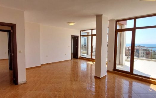 Трехкомнатная квартира с видом на море в престижном комплексе Helios в Святом Власе