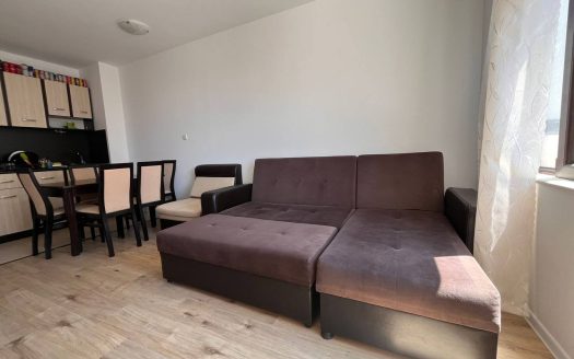 Двухкомнатный апартамент в ста метрах от моря в комплексе Айвазовски Парк, Поморие