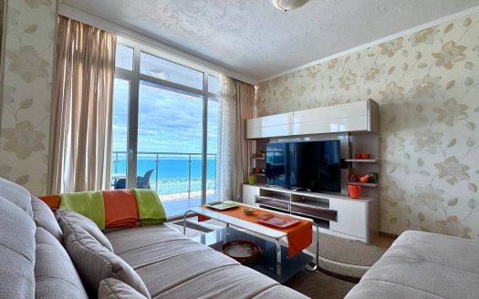 Четырехкомнатные апартаменты с морским горизонтом на первой линии в комплексе Gallery 2, Солнечный Берег