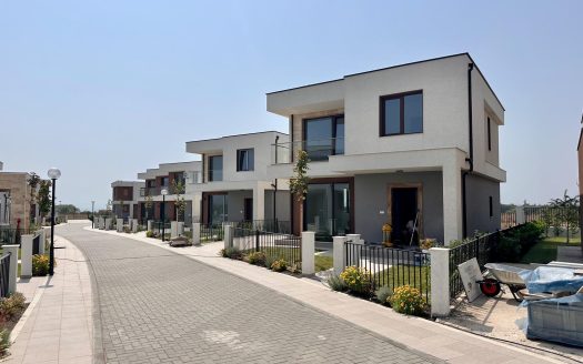 Современный двухэтажный дом с морским видом в комплексе Victoria Hill / Sunset в Поморие