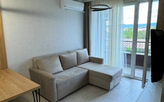 Прекрасные двухкомнатные апартаменты с новым ремонтом в рассрочку на Солнечном Берегу в комплексе Domenico