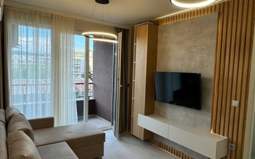 Прекрасные двухкомнатные апартаменты с новым ремонтом в рассрочку на Солнечном Берегу в комплексе Domenico