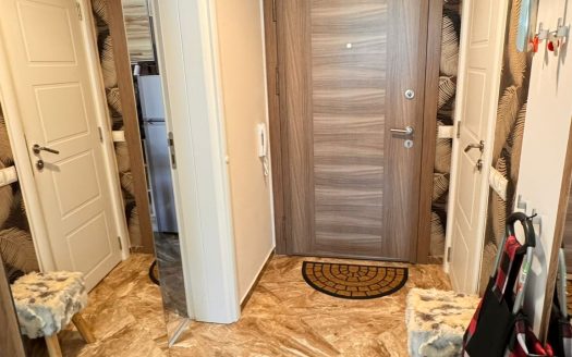 Просторная трёхкомнатная квартира с мебелью и видом на море, горы и бассейн в комплексе Вила Флоренция