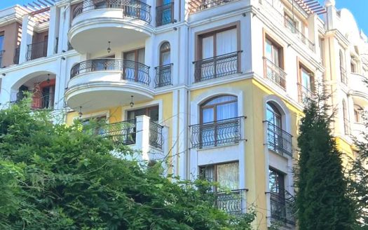 Просторный трёхкомнатный апартамент с двумя террасами в Harmony Suites 3,  Солнечный Берег