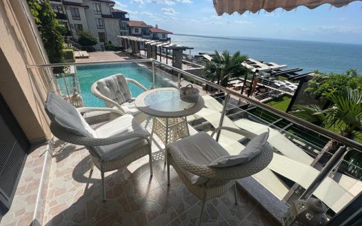 Роскошный апартамент с двумя спальнями и потрясающим видом на море в комплексе Долче Вита 2